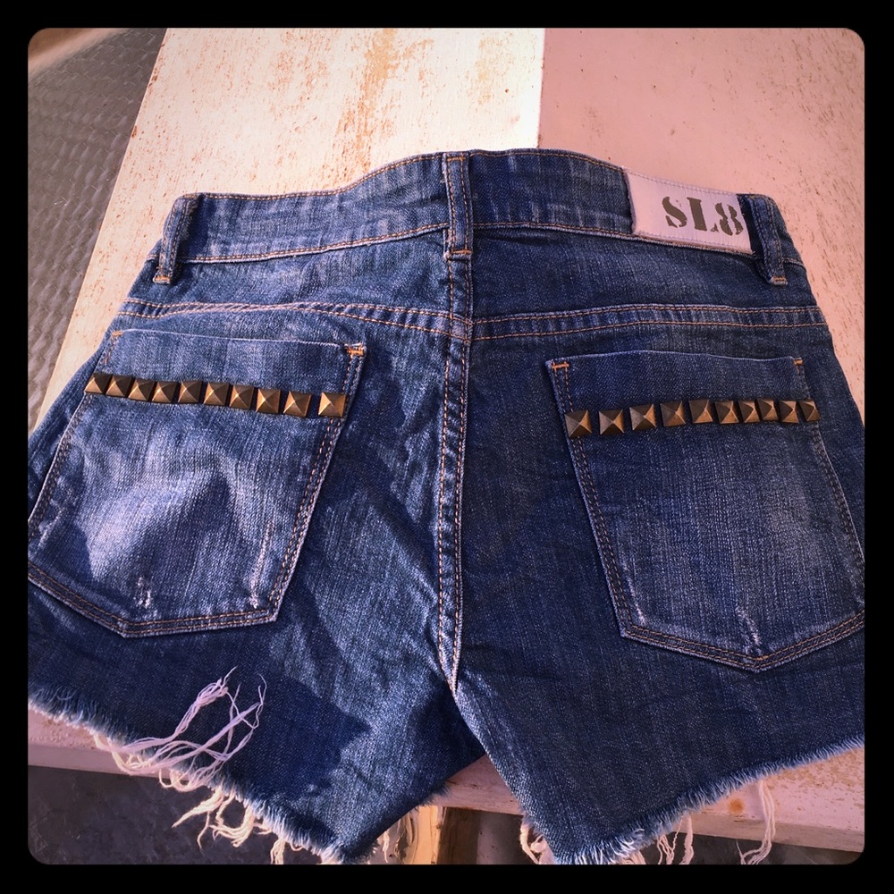 SL8 frayed denim shorts